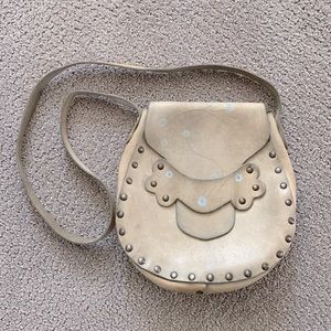 Vintage light grey boho 70s leather bag w/blue floral painted accents
